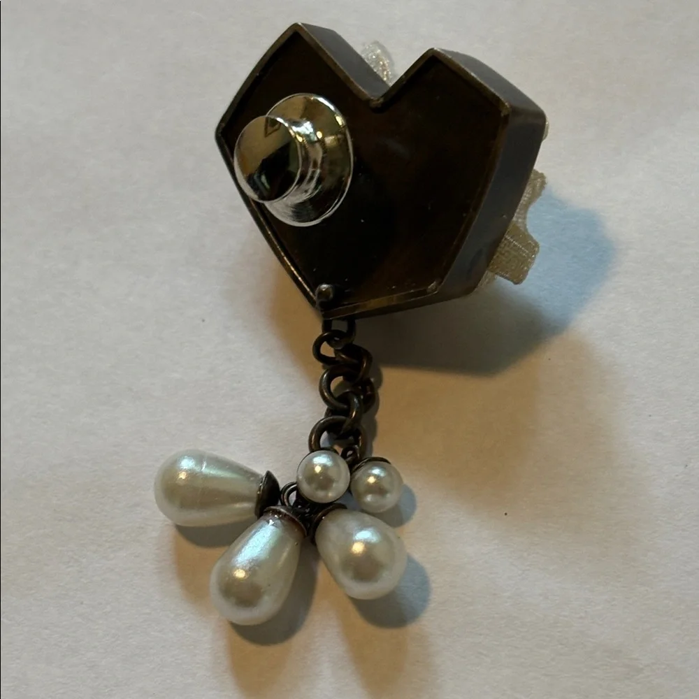 Hand made heart brooch by Japanese jewelry designer